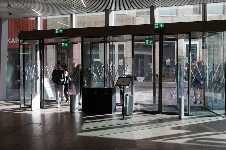 Entrée principale d'une épicerie — Saint-Jean-sur-Richelieu